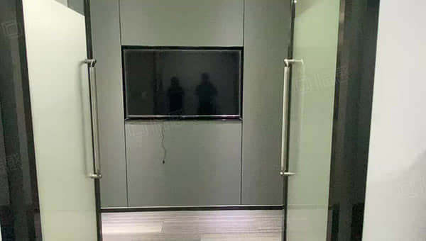 美丽背后的代价：基因“搬家”引发的双刃剑效应